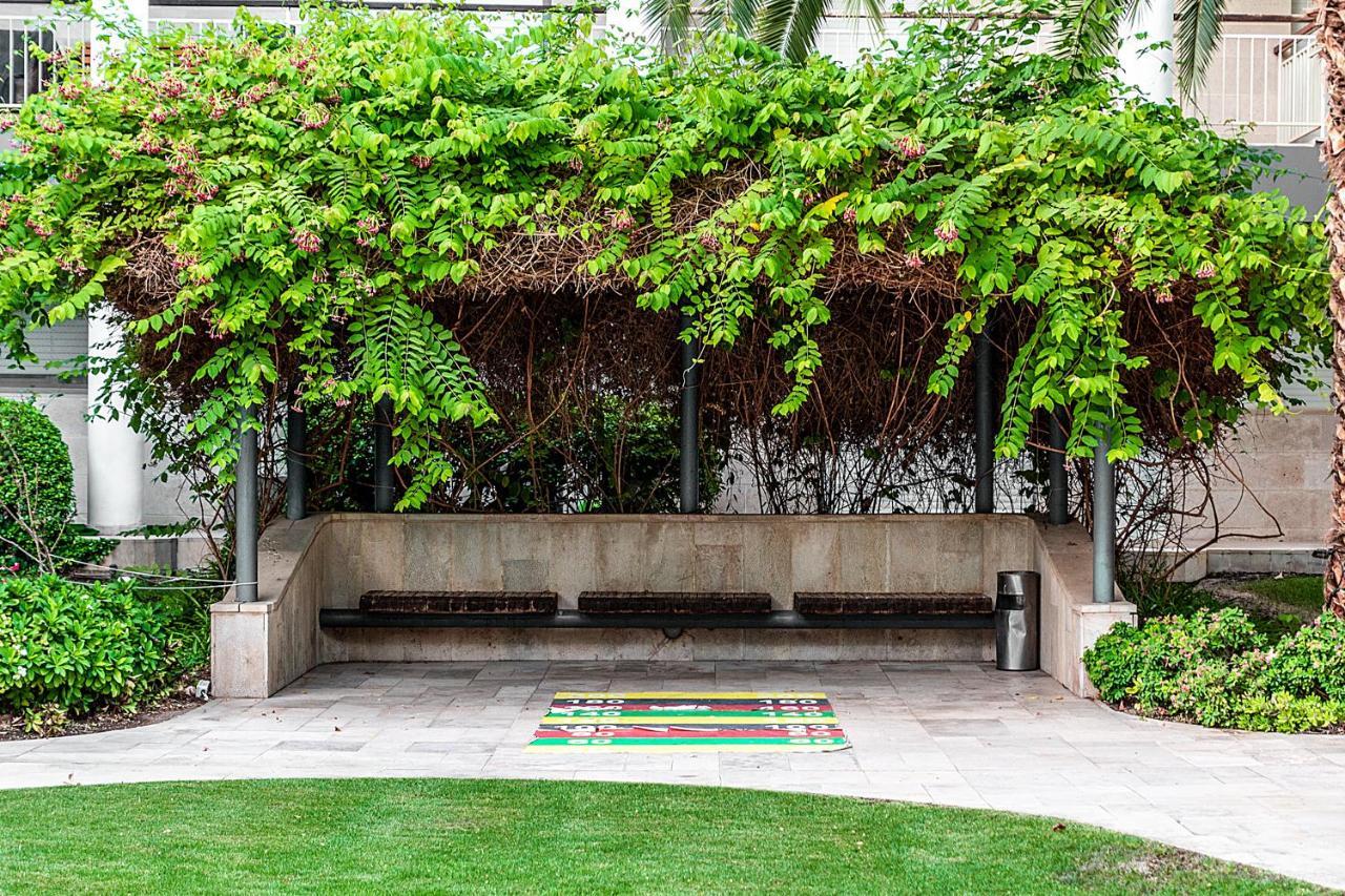 Garden & Pool